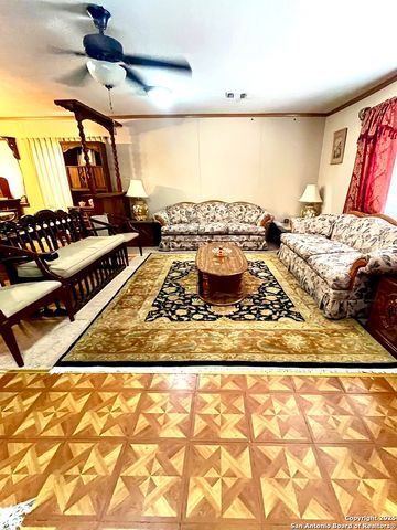 635 Kendalia, San Antonio, TX 78221