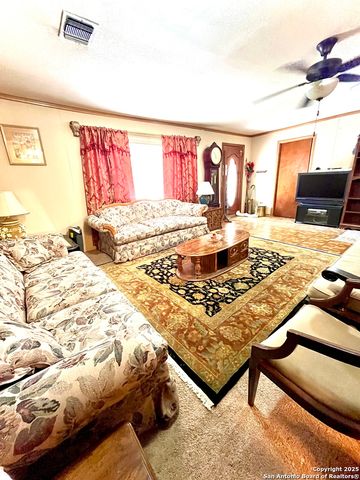 635 Kendalia, San Antonio, TX 78221