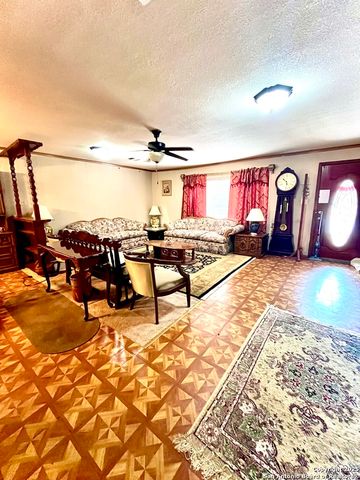 635 Kendalia, San Antonio, TX 78221