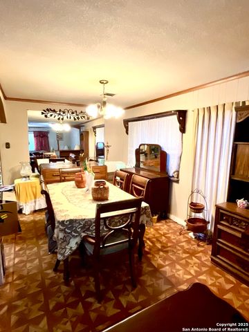 635 Kendalia, San Antonio, TX 78221