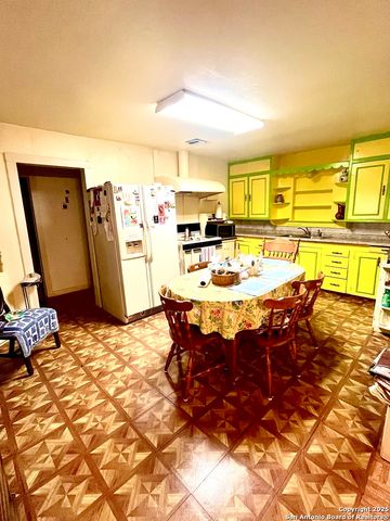 635 Kendalia, San Antonio, TX 78221