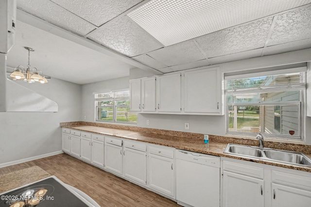919 CREST Drive E, Jacksonville, FL 32221