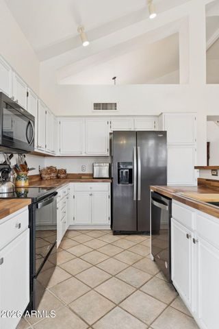 7445 W LOS GATOS Drive, Glendale, AZ 85310