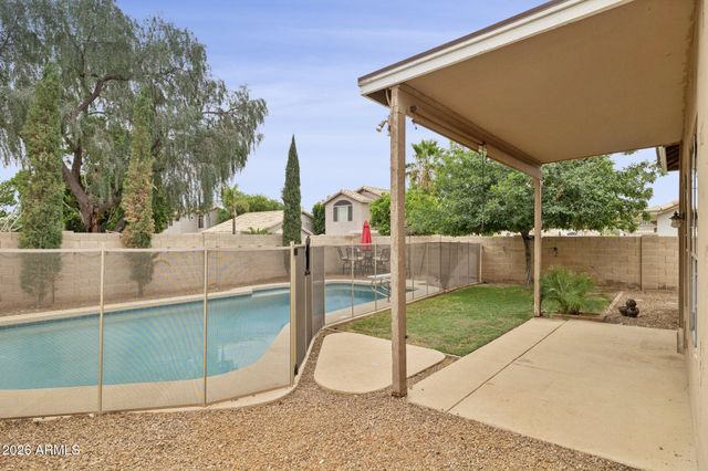 7445 W LOS GATOS Drive, Glendale, AZ 85310