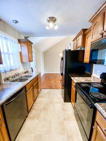 7976 Highway 52, Orlinda, TN 37141