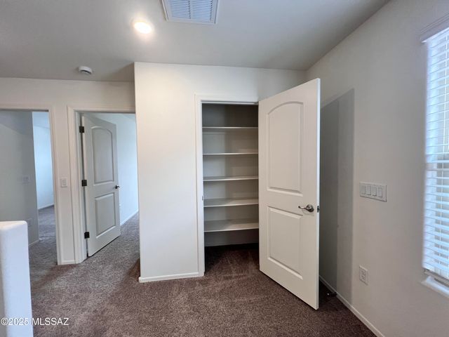 11977 E Chamrod Drive, Vail, AZ 85641