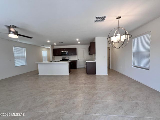 11977 E Chamrod Drive, Vail, AZ 85641