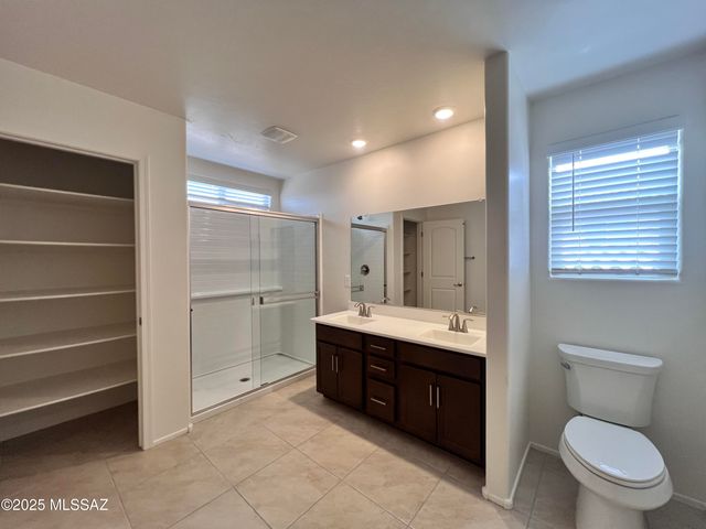 11977 E Chamrod Drive, Vail, AZ 85641