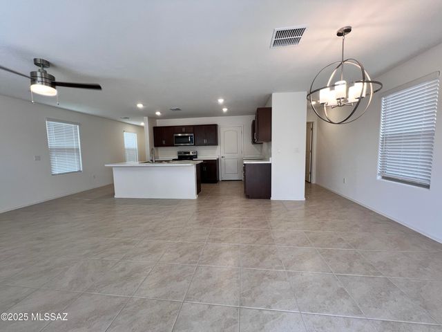 11977 E Chamrod Drive, Vail, AZ 85641
