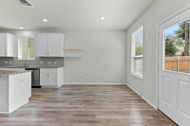 1705 T H Johnson DR, Taylor, TX 76574