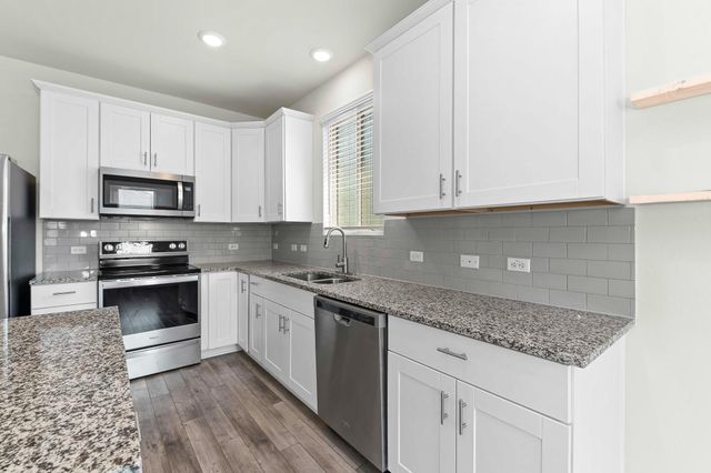 1705 T H Johnson DR, Taylor, TX 76574