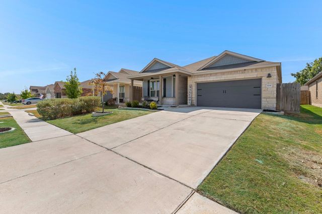 1705 T H Johnson DR, Taylor, TX 76574