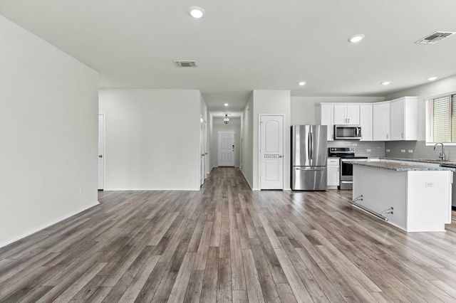 1705 T H Johnson DR, Taylor, TX 76574