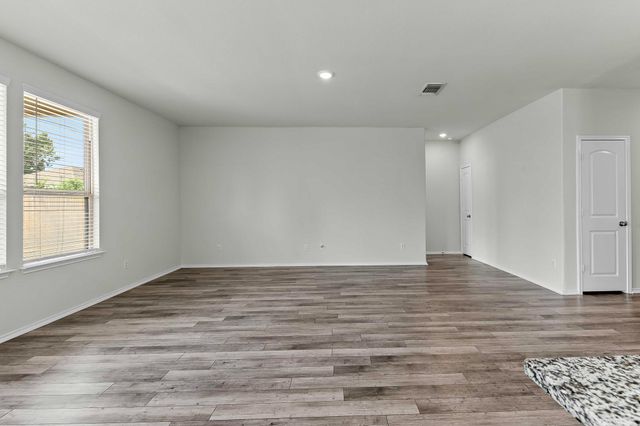 1705 T H Johnson DR, Taylor, TX 76574