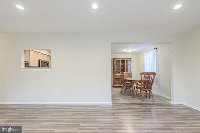 315 E COLLINGS DR, Williamstown, NJ 08094