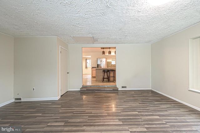 315 E COLLINGS DR, Williamstown, NJ 08094