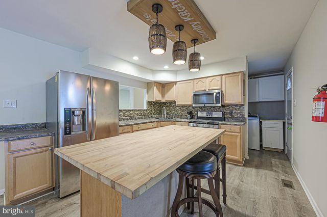 315 E COLLINGS DR, Williamstown, NJ 08094