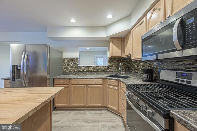 315 E COLLINGS DR, Williamstown, NJ 08094