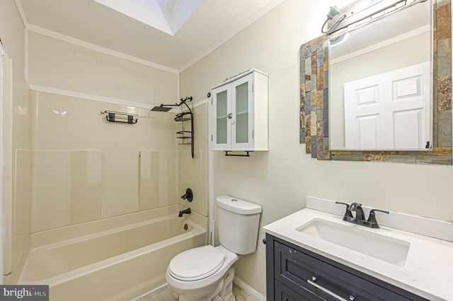 315 E COLLINGS DR, Williamstown, NJ 08094