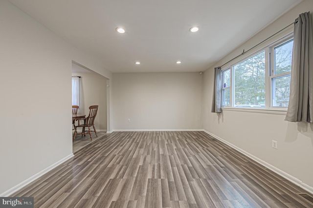 315 E COLLINGS DR, Williamstown, NJ 08094