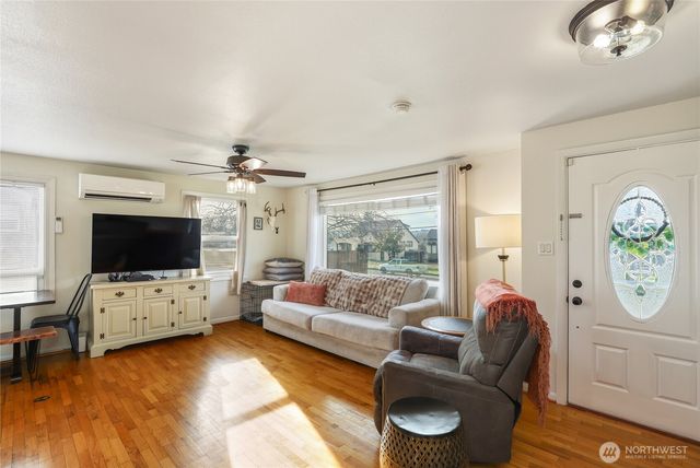 1034 S Market Boulevard, Chehalis, WA 98532