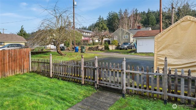 1034 S Market Boulevard, Chehalis, WA 98532