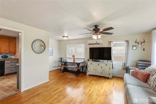 1034 S Market Boulevard, Chehalis, WA 98532