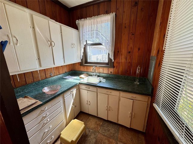 1215 NW 12TH AVENUE, Gainesville, FL 32601