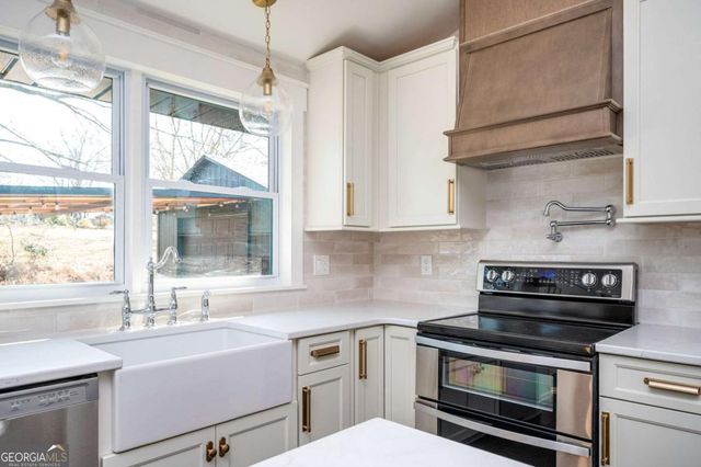 4632 School Street, Acworth, GA 30101