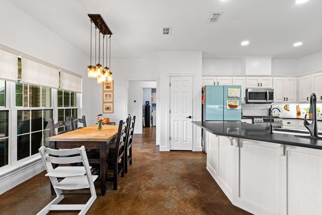 152 Black Hawk Ln, Gilmer, TX 75645