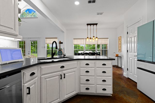 152 Black Hawk Ln, Gilmer, TX 75645