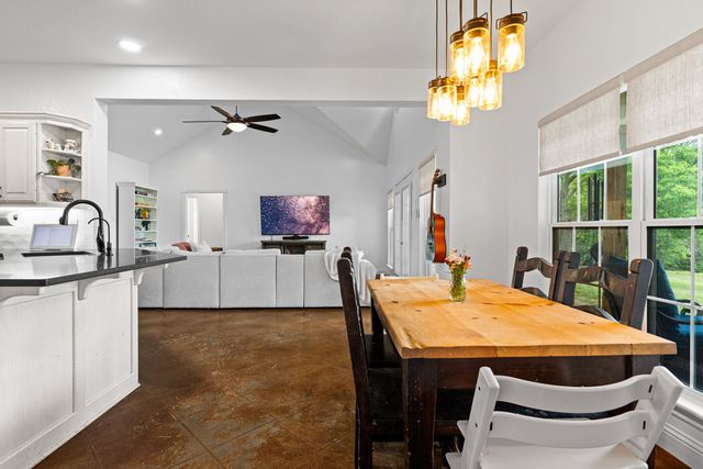 152 Black Hawk Ln, Gilmer, TX 75645