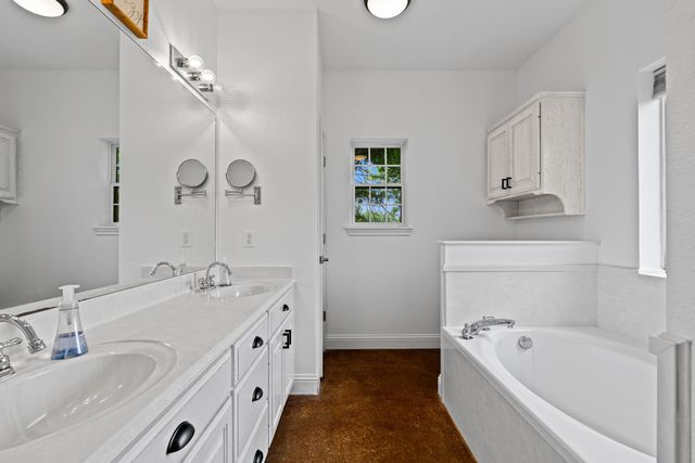 152 Black Hawk Ln, Gilmer, TX 75645