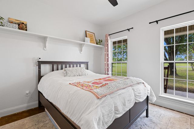 152 Black Hawk Ln, Gilmer, TX 75645