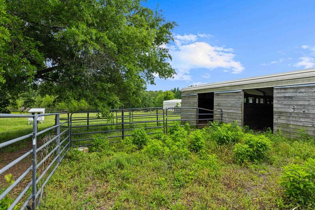152 Black Hawk Ln, Gilmer, TX 75645