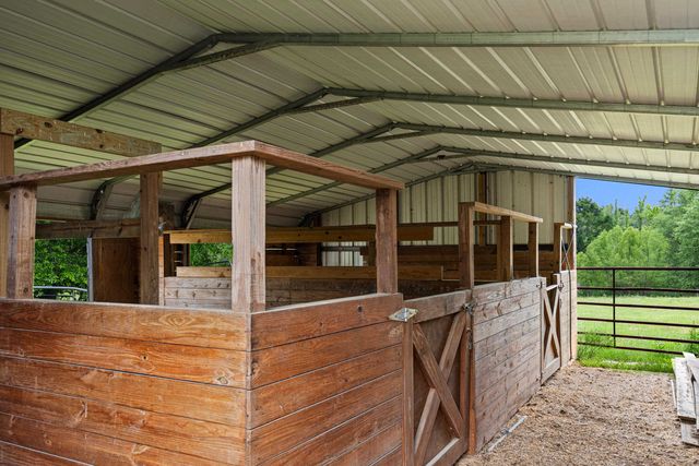 152 Black Hawk Ln, Gilmer, TX 75645