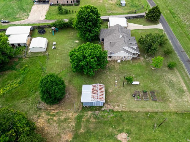 152 Black Hawk Ln, Gilmer, TX 75645