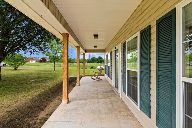 152 Black Hawk Ln, Gilmer, TX 75645