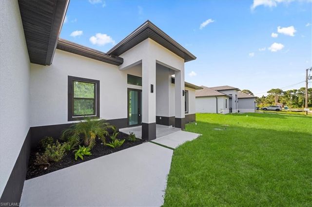 626 Beach AVE S, Lehigh Acres, FL 33974