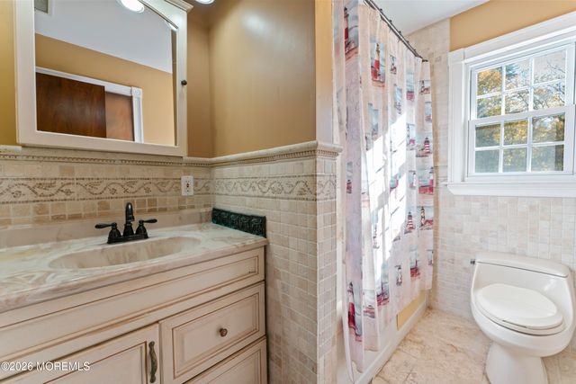 2 Sweet Briar Lane, Holmdel, NJ 07733