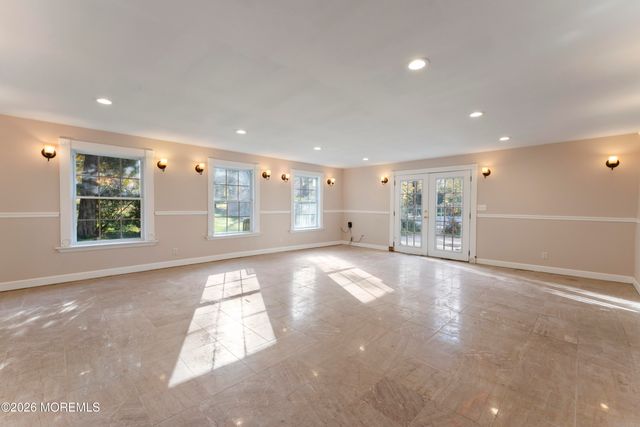 2 Sweet Briar Lane, Holmdel, NJ 07733