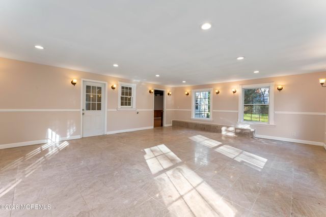2 Sweet Briar Lane, Holmdel, NJ 07733