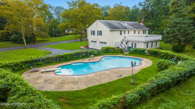 2 Sweet Briar Lane, Holmdel, NJ 07733