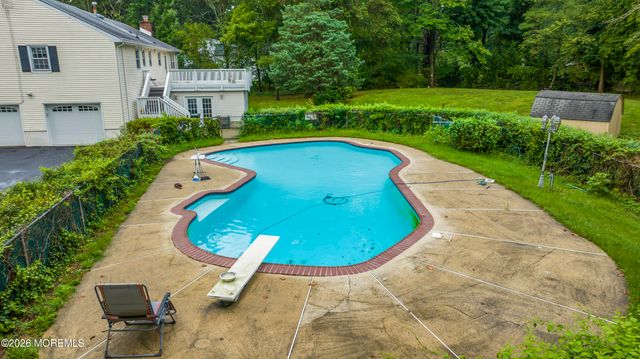 2 Sweet Briar Lane, Holmdel, NJ 07733