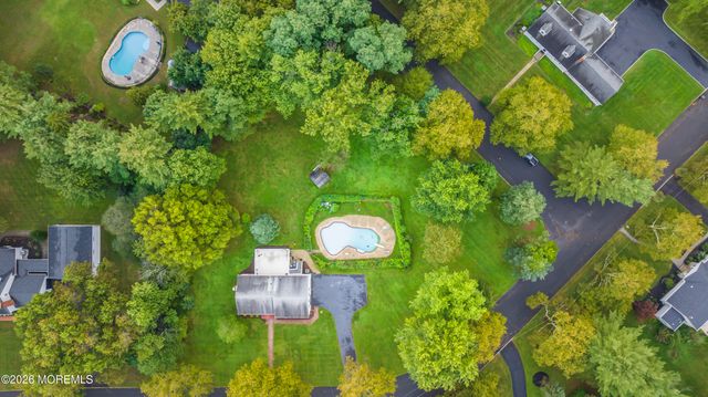 2 Sweet Briar Lane, Holmdel, NJ 07733