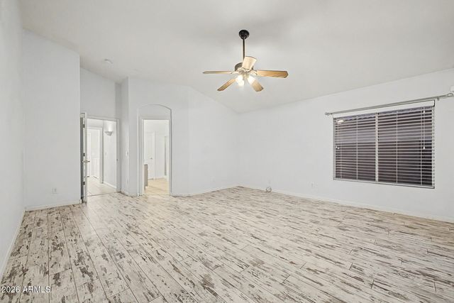 8755 W MELINDA Lane, Peoria, AZ 85382