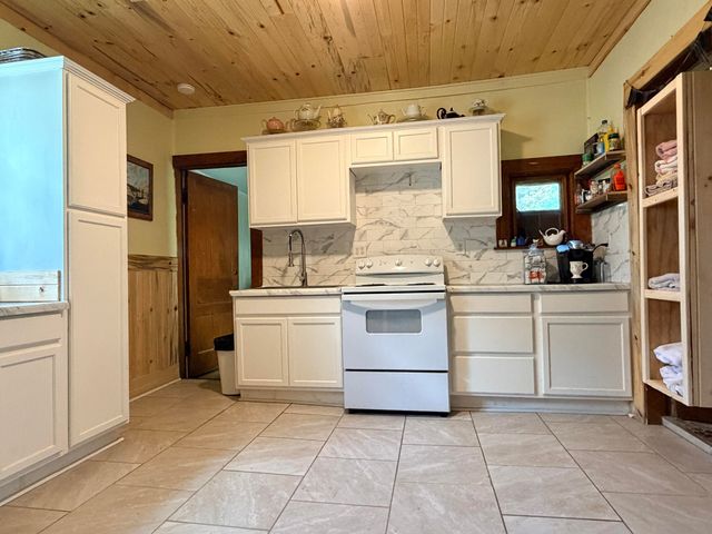 325 E Chillicothe Avenue 325 E Chillicothe Avenue, Bellefontaine, OH 43311