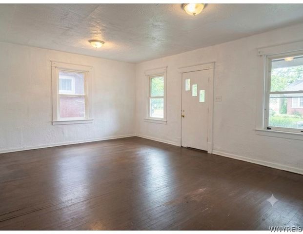 2231 Cudaback Avenue, Niagara Falls, NY 14303