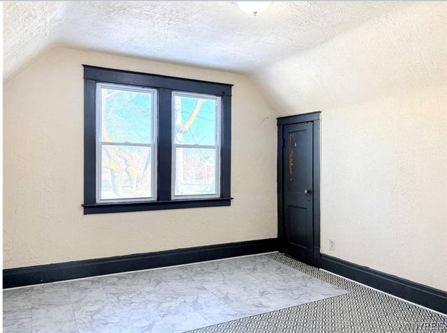 2231 Cudaback Avenue, Niagara Falls, NY 14303