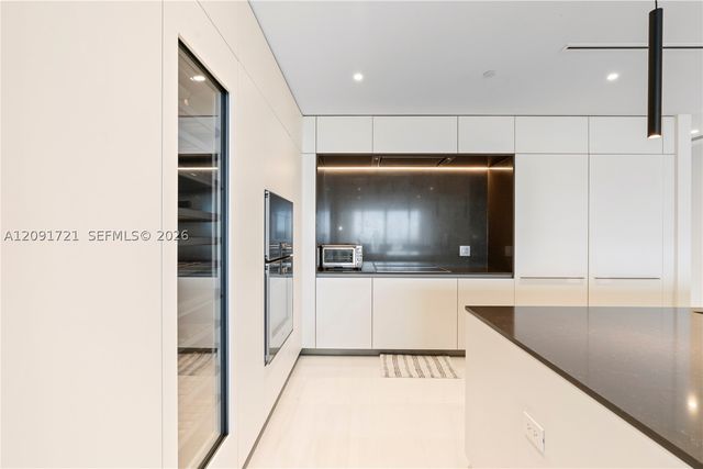 300 Biscayne Boulevard Way 3304C, Miami, FL 33131